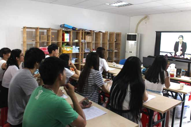 观看专业课堂教学视频,择其善者而从之